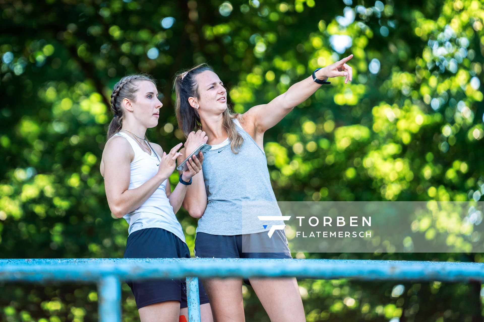 Almut Schwarzkopf (BTB Oldenburg) und Vanessa Hintz (BTB Oldenburg) am 02.07.2022 waehrend den NLV+BLV Leichtathletik-Landesmeisterschaften im Jahnstadion in Goettingen (Tag 1)